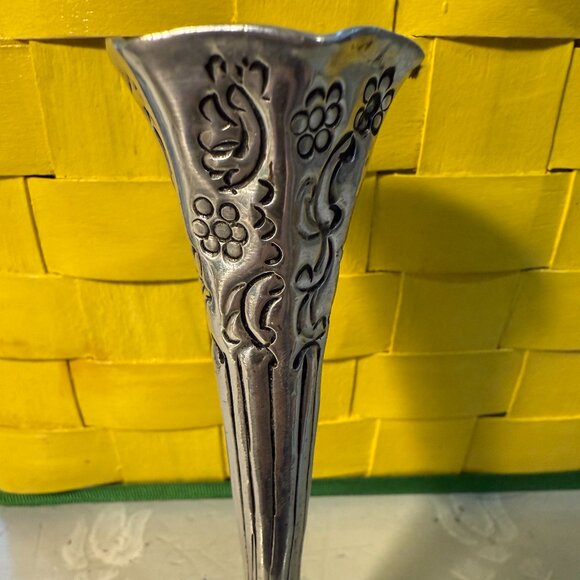 Vintage Silver Plate Bud Vase Flower Engraving - Picture 2 of 4